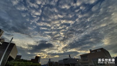 【回首尋美之路】+ 天空之上的另一個(gè)世界