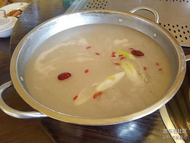 #社區(qū)4周年快樂#長(zhǎng)沙星粉烤全羊，齊聚一堂樂開懷