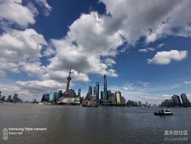 翻轉(zhuǎn)三攝加持 -Galaxy A80評測