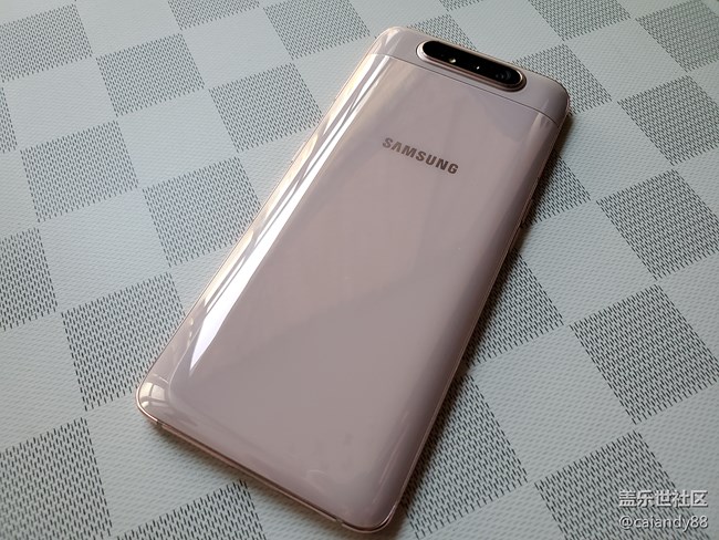 翻轉(zhuǎn)三攝加持 -Galaxy A80評測