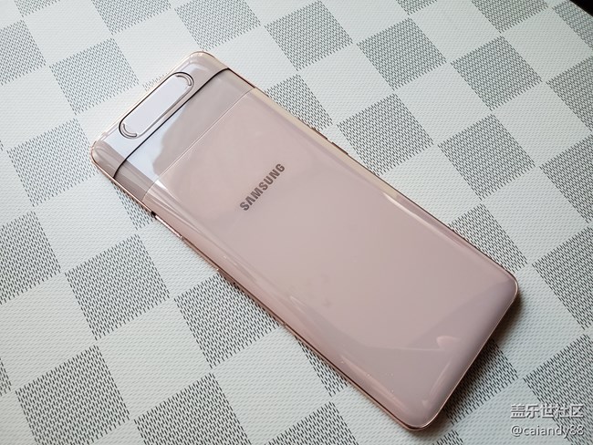 翻轉(zhuǎn)三攝加持 -Galaxy A80評測