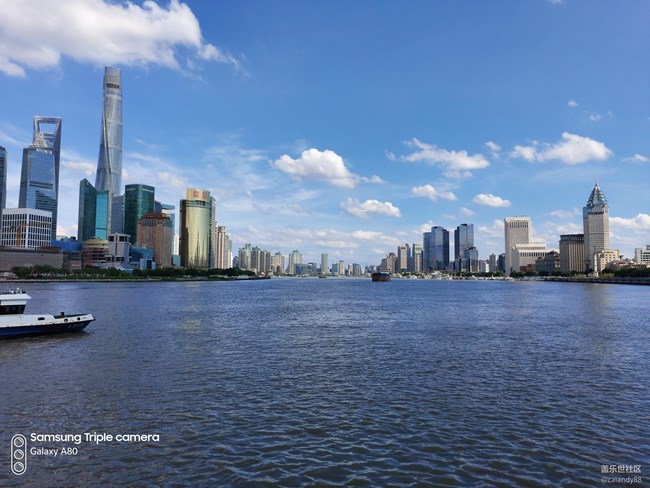 翻轉(zhuǎn)三攝加持 -Galaxy A80評測