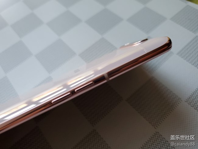 翻轉(zhuǎn)三攝加持 -Galaxy A80評測