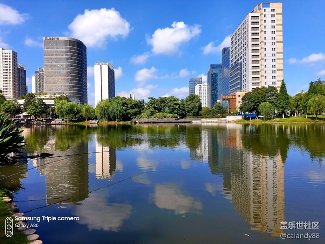 翻轉(zhuǎn)三攝加持 -Galaxy A80評測