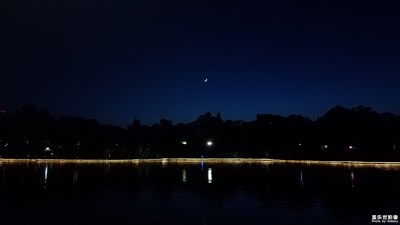 月如鉤
