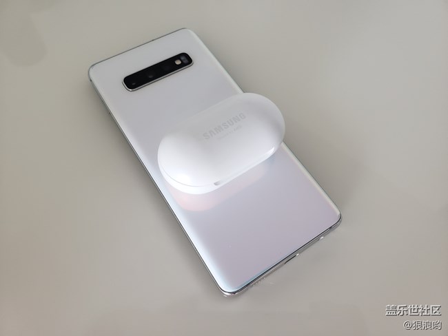 三星Galaxy Buds評(píng)測(cè)，千元以內(nèi)藍(lán)牙耳機(jī)的首選