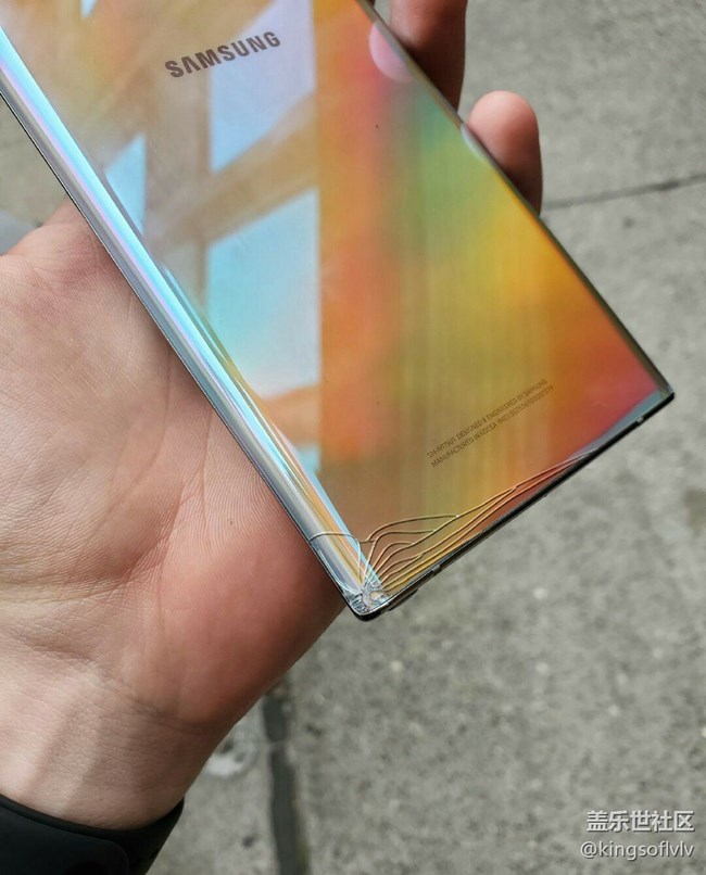 三星Galaxy Note 10+首摔