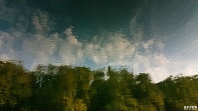 護城河邊