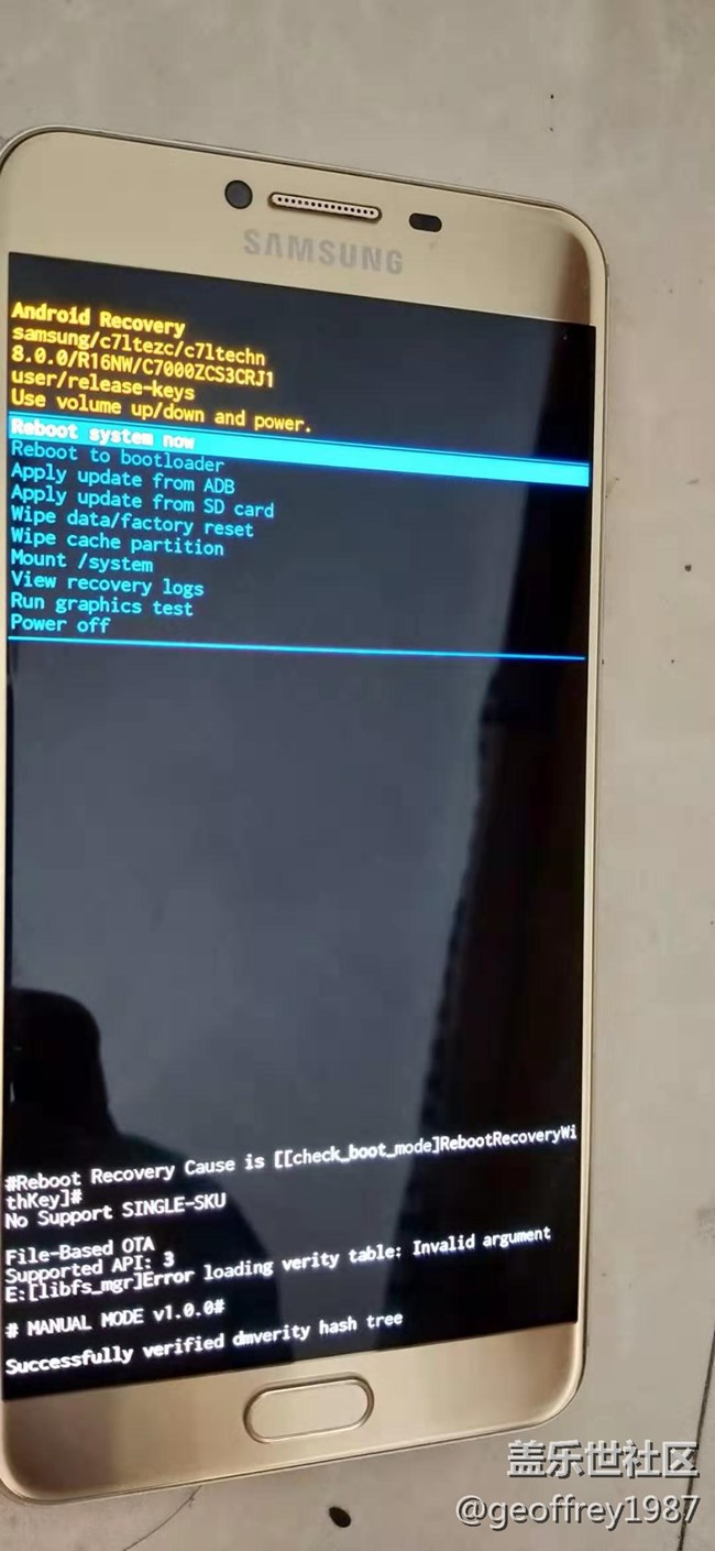一開機(jī)就黑屏是什么原因？