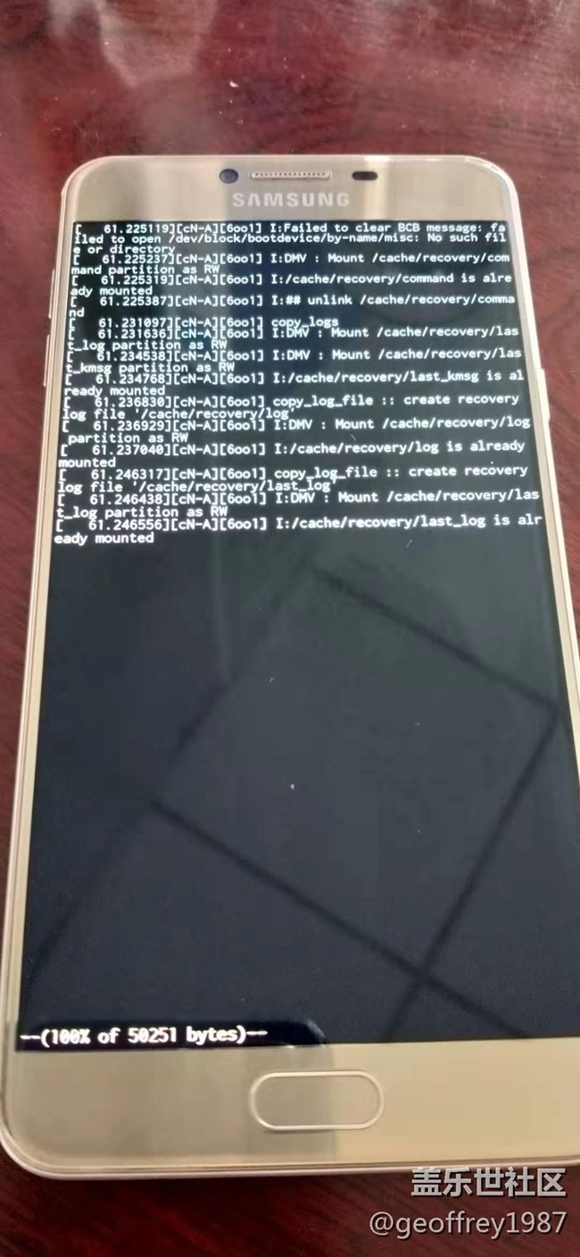 一開機(jī)就黑屏是什么原因？