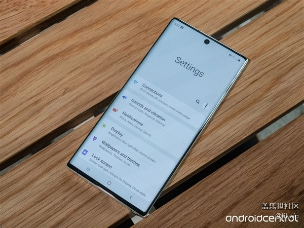 三星逆襲！Galaxy Note 10+支持45W快充 實測滿電僅需57分鐘