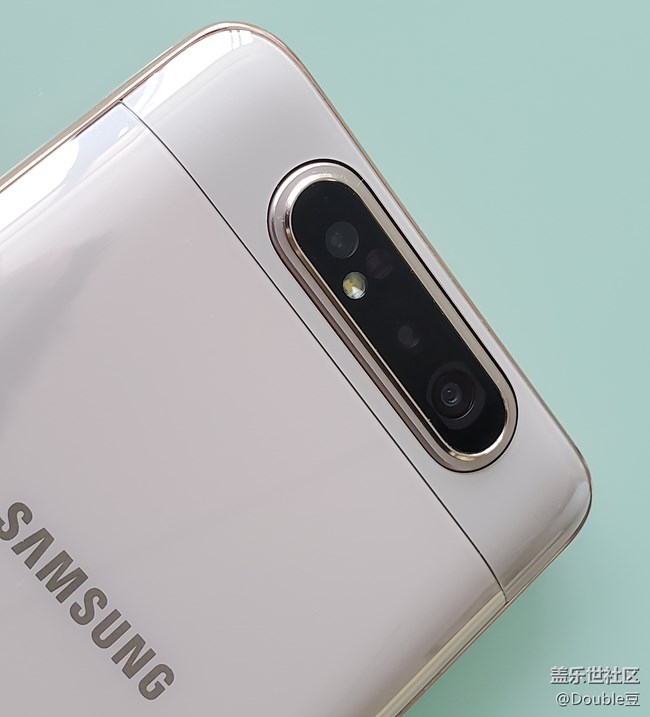 三星Galaxy A80：翻轉(zhuǎn)的藝術(shù)