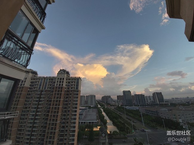 三星Galaxy A80：翻轉(zhuǎn)的藝術(shù)