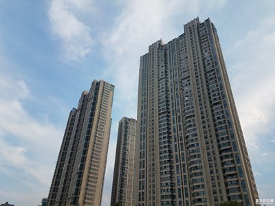 路邊的高樓