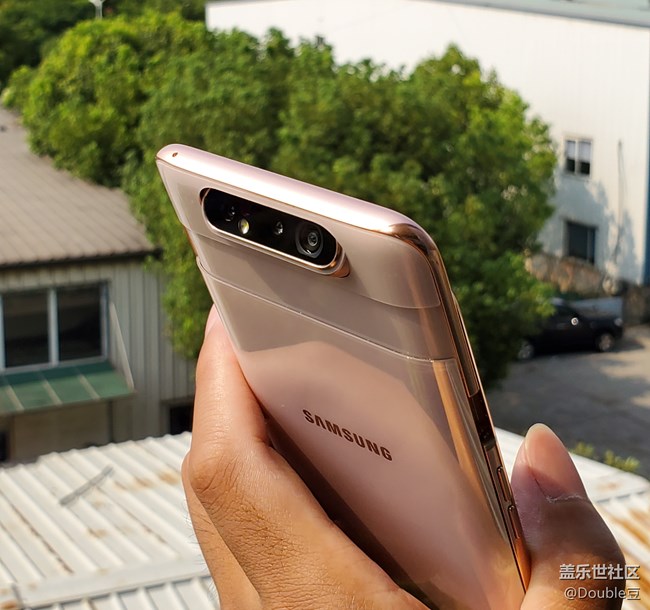 三星Galaxy A80：翻轉(zhuǎn)的藝術(shù)