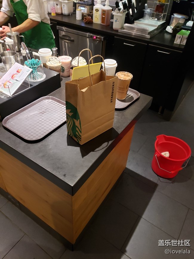 下半年機皇note震撼發(fā)布，環(huán)球港狂歡。