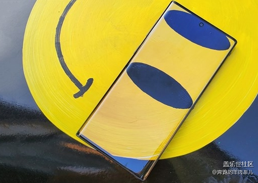 選手機(jī)，你喜歡圓潤(rùn)還是方剛？