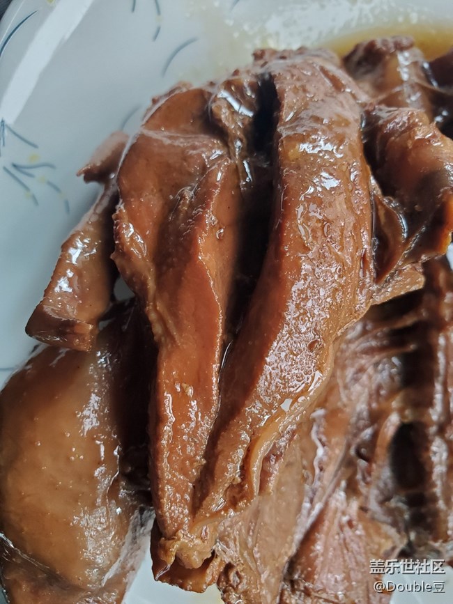 實(shí)驗(yàn)用的五香鹵水鹵制的西裝雞