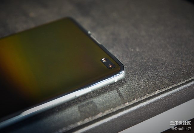 三星Galaxy S10+鑒析：閃耀之“星”