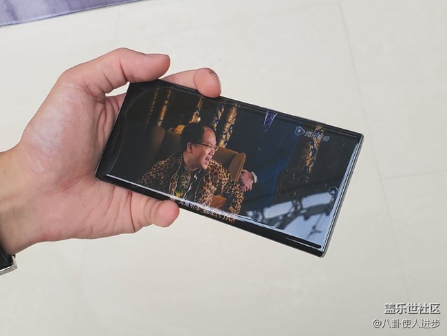 感覺到了嗎？Note10這代防誤觸更好了