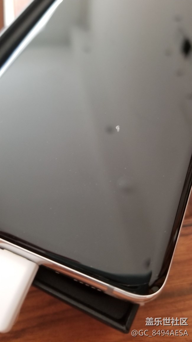 我剛拆盒就把自帶膜弄壞了