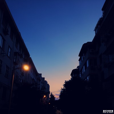 【夜色闌珊】+天際藍(lán)