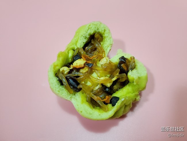 第一次嘗試不一樣的粉絲包，還蠻好吃的。