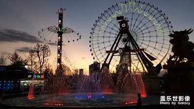 游樂場夜拍。