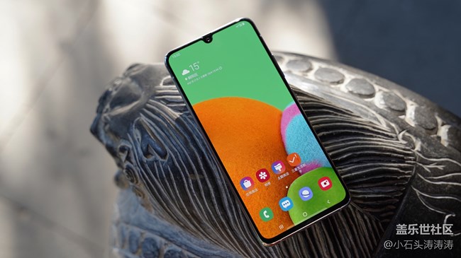 全息3D格纹设计 三星Galaxy A90 5G 视频体验 全息3D格纹设计 三星Galaxy A90 5G 视频体验