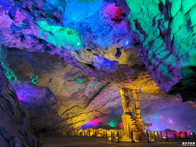 從前有座山，山里有個洞