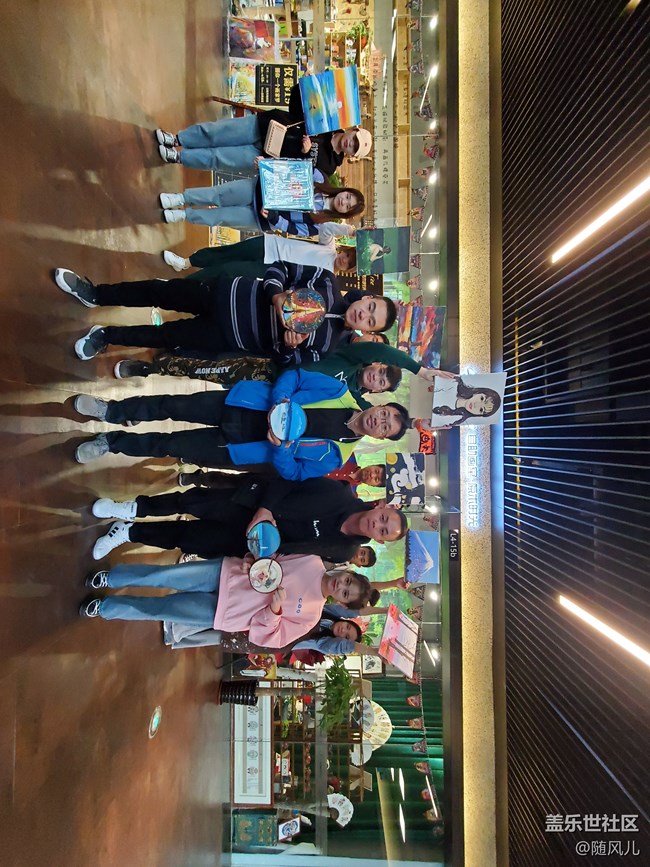 我愛畫畫，畫畫使我快樂