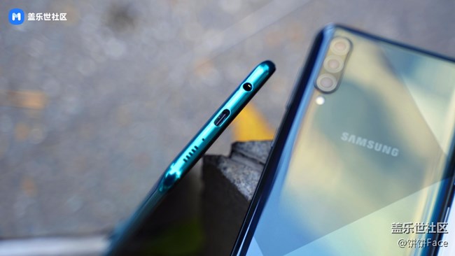 秋日的青春時尚 三星Galaxy A50s美圖賞