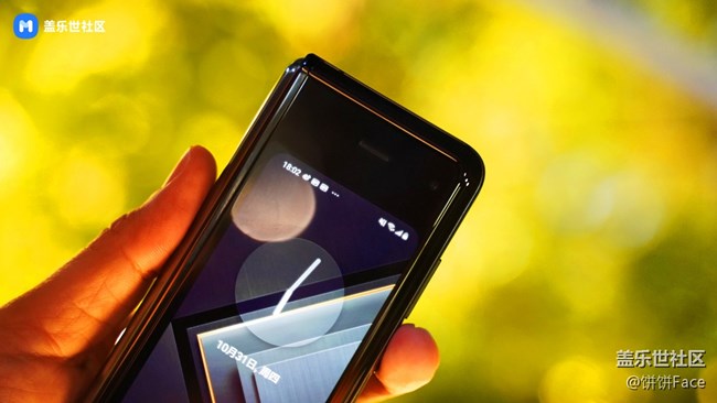 開合之間兩個(gè)世界 Samsung Galaxy Fold美圖賞