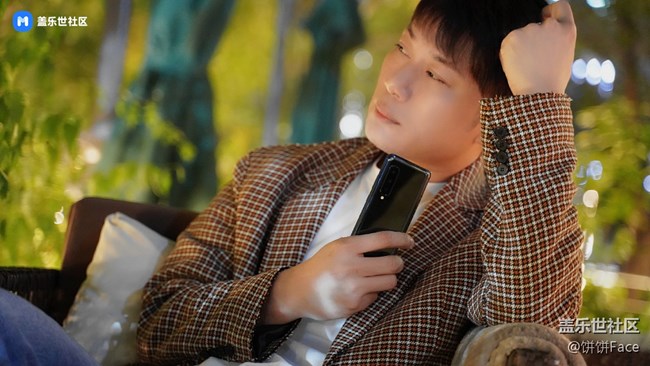 開合之間兩個(gè)世界 Samsung Galaxy Fold美圖賞