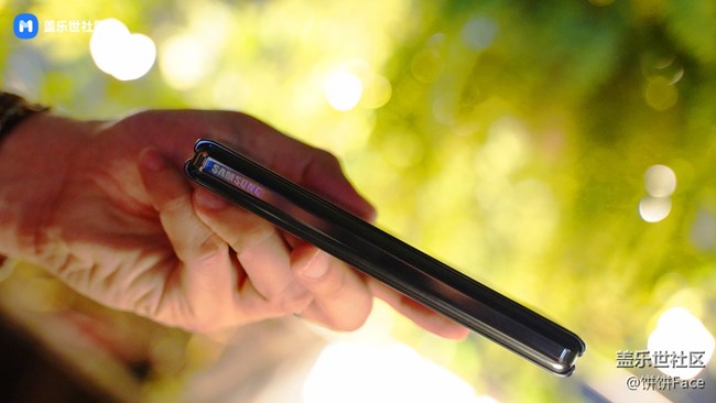 開合之間兩個(gè)世界 Samsung Galaxy Fold美圖賞