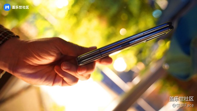 開合之間兩個(gè)世界 Samsung Galaxy Fold美圖賞