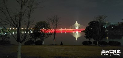 釣魚時(shí)候拍的，開不開夜景區(qū)別好大啊