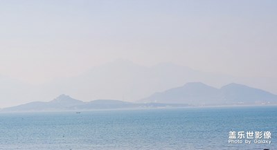 霧霾中的嶗山