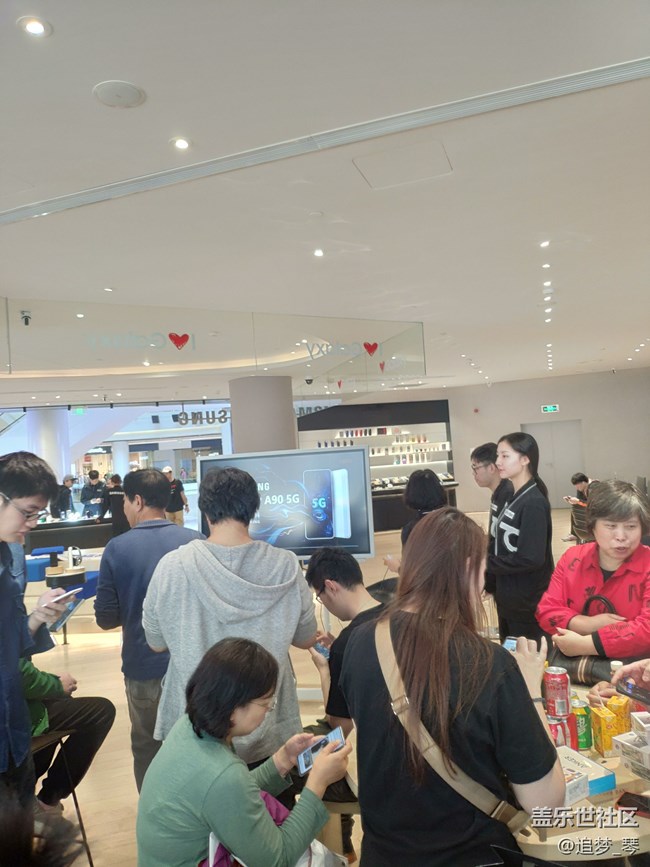 三星蓋樂世fold 和A90南京東路旗艦店體驗(yàn)活動(dòng)