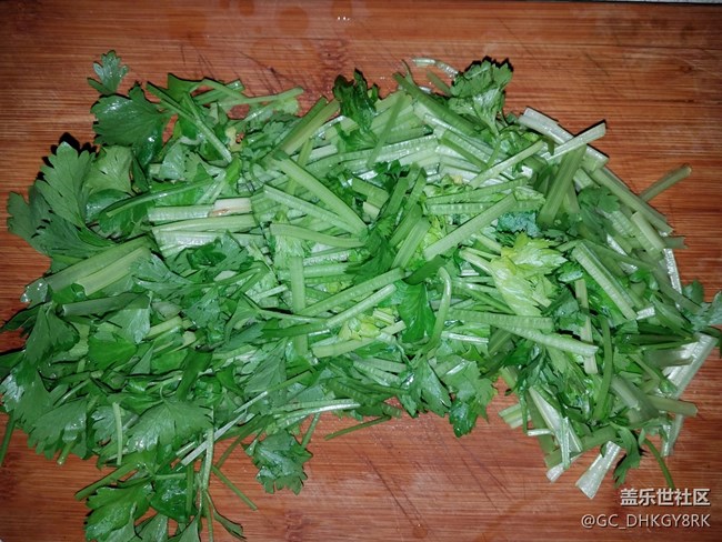 簡單易做又好吃---芹菜炒肉絲