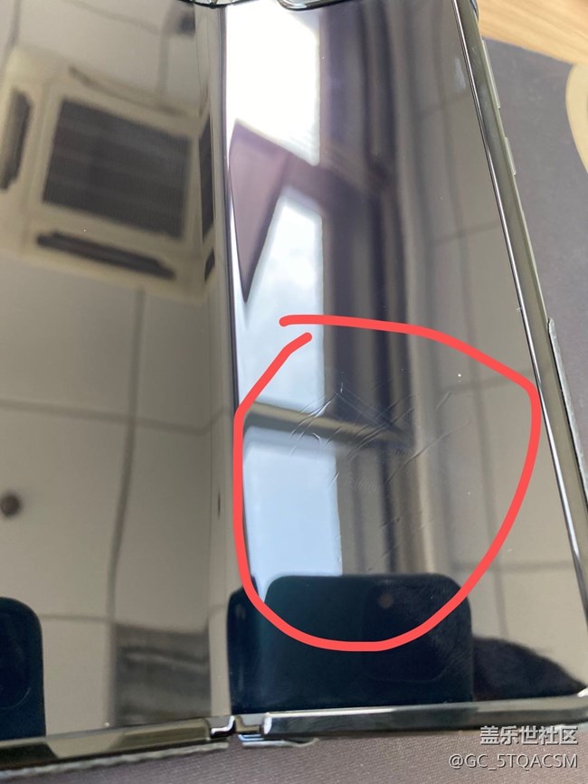 用了半天 ，打了一把王者榮耀，屏幕費(fèi)了