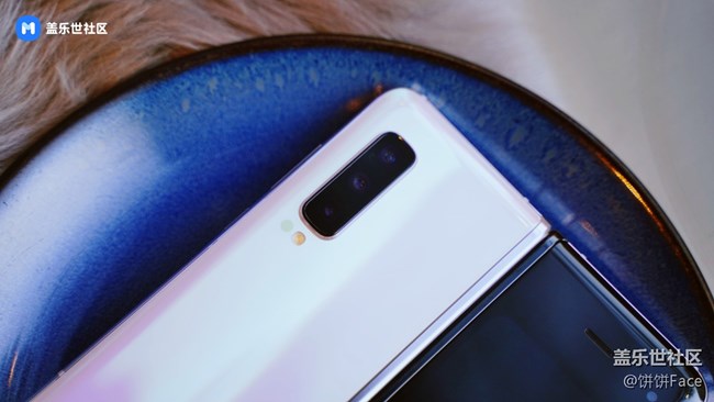 摩登奢華 心系天下 三星W20 5G美圖賞 摩登奢華 心系天下 三星W20 5G美圖賞