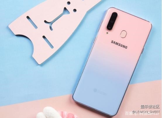 全視屏+大內(nèi)存 三星A8s已成高性價比千元機！