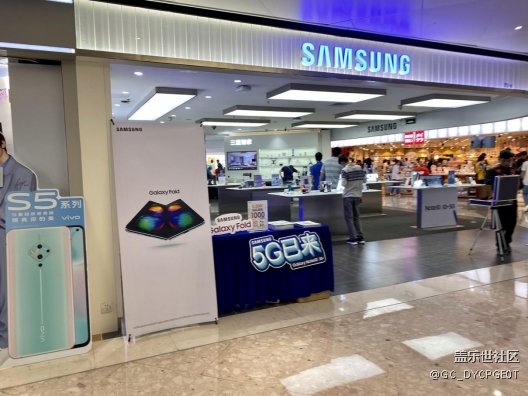 折疊屏手機(jī)爽不爽？上手三星Fold你就明白了