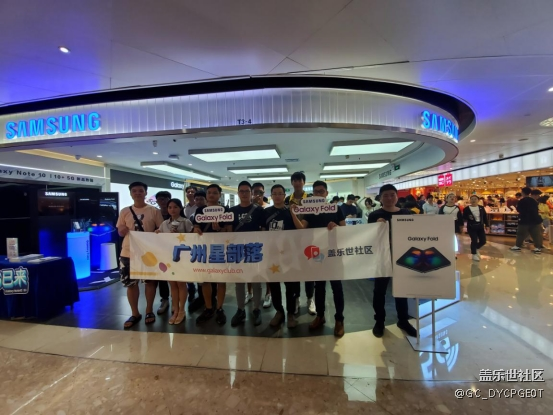 折疊屏手機(jī)爽不爽？上手三星Fold你就明白了