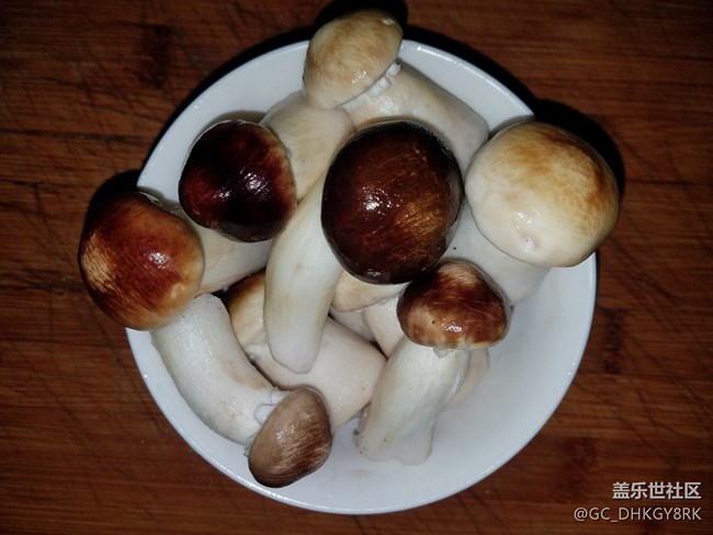 【暖胃好食】+山藥胡蘿卜松茸大骨湯