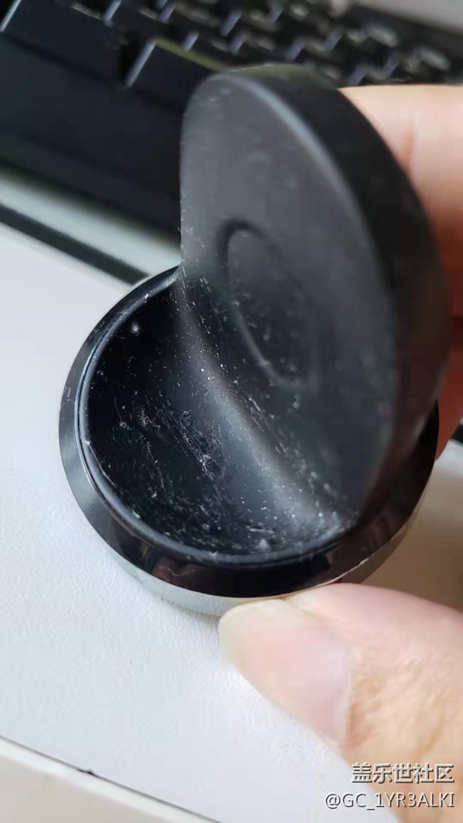 gear手表充電底座漆融化