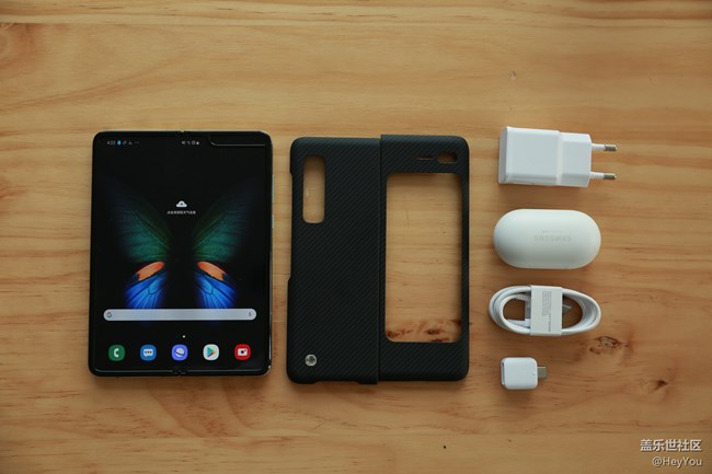 Galaxy Fold，目前折疊屏最贊手機(jī)，上手開箱體驗(yàn)【求精】