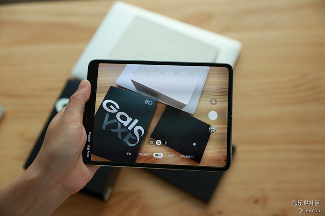 Galaxy Fold，目前折疊屏最贊手機(jī)，上手開箱體驗(yàn)【求精】