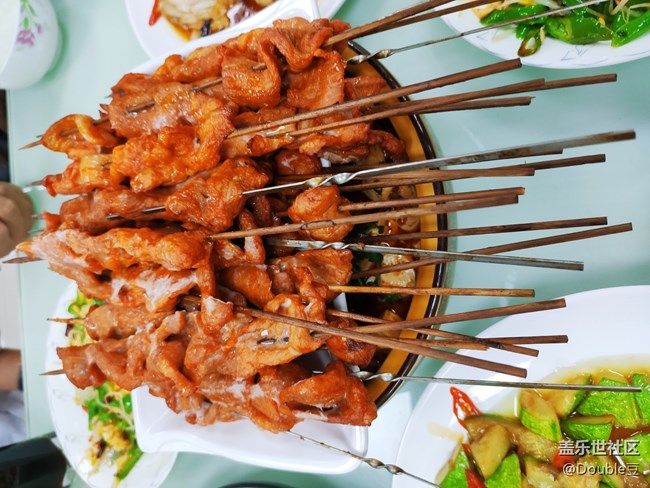 豐盛的晚餐，會發(fā)胖的哦！